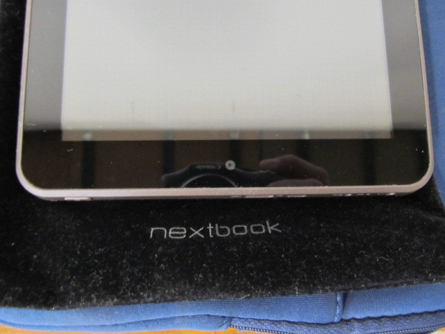 lot 86 image: Working NEXTBOOK Tablet wCharger & Case