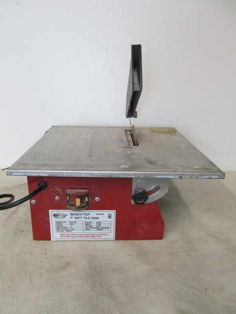 lot 74 image: Working Bench Top Tile Saw