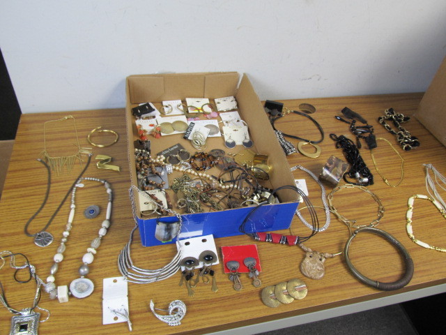 lot 99 image: Large Lot of Assorted Costume Jewelry - Most Signed