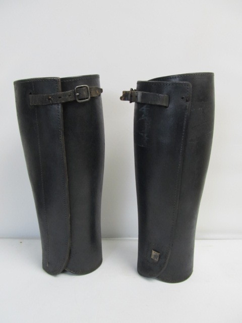 lot 106 image: Original WW1 Cavalry Leather Gaiters 