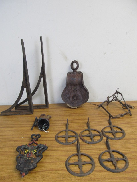 lot 114 image: Antique Cast Iron Pulley Brackets etc