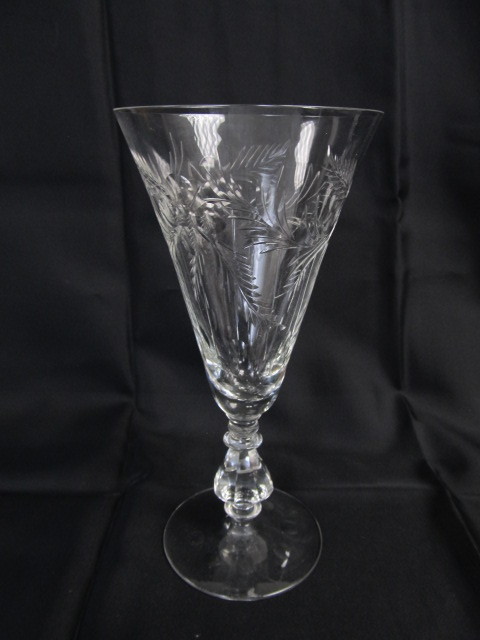 lot 117 image: SET OF 8 High End Vintage Etched Crystal Wine Goblets