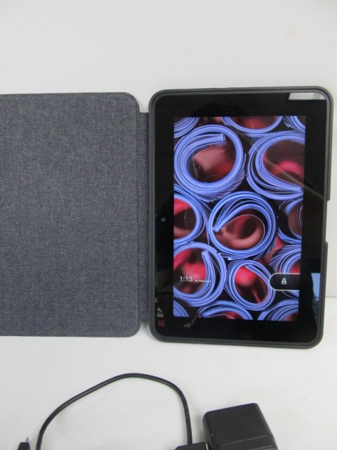lot 127 image: Working Amazon KINDLE Tablet wCharger & Case