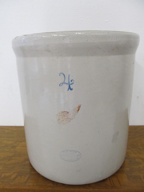 lot 139 image: Antique 4 Gallon RED WING Stoneware Crock
