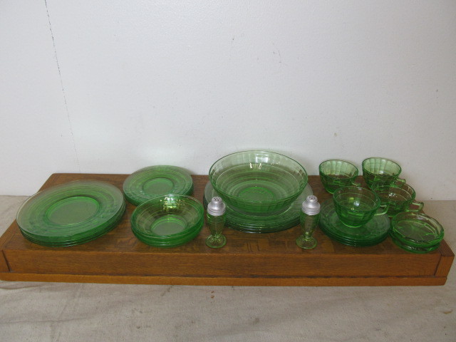 lot 142 image: Large Lot of Vintage Green Block Optic Vaseline Glass
