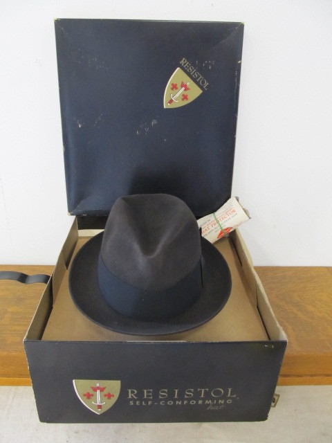 lot 146 image: Nice Vintage RESISTOL Fedora wBox - 7 14