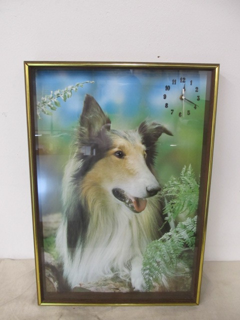 lot 173 image: Working Large Embossed Wall Clock Collie Picture
