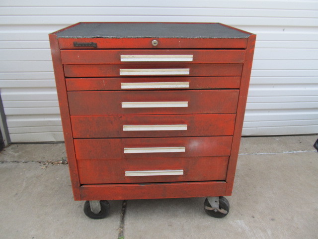lot 184 image: Heavy Duty KENNEDY Rolling Tool Chest