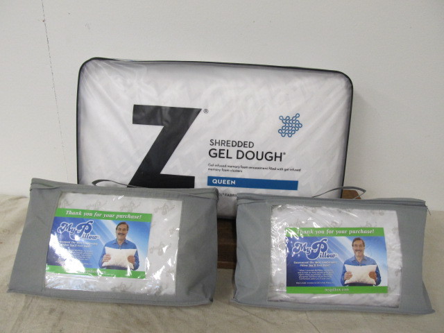 lot 186 image: Brand New Z Pillow & 2 Travel Size MyPillows