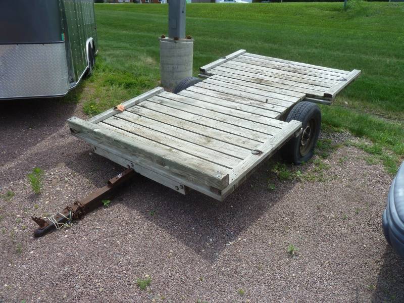 lot 14 image: FarmYard Trailer