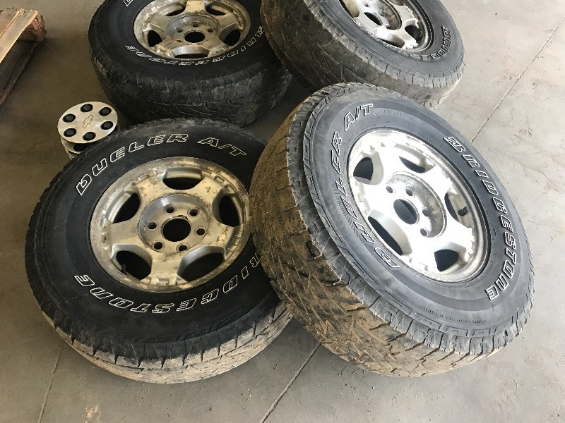 (4) Chevrolet Wheels & Tires