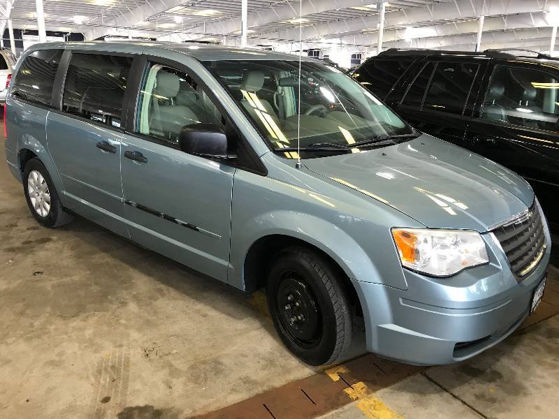 2008 Chrysler Town & Country LX