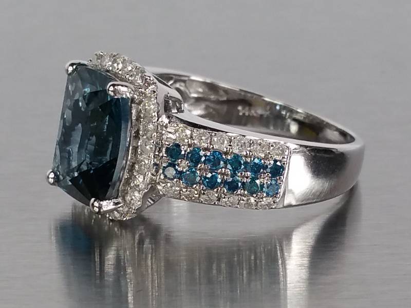4 Carat Natural Blue Topaz and Diamond 14k Gold Ring