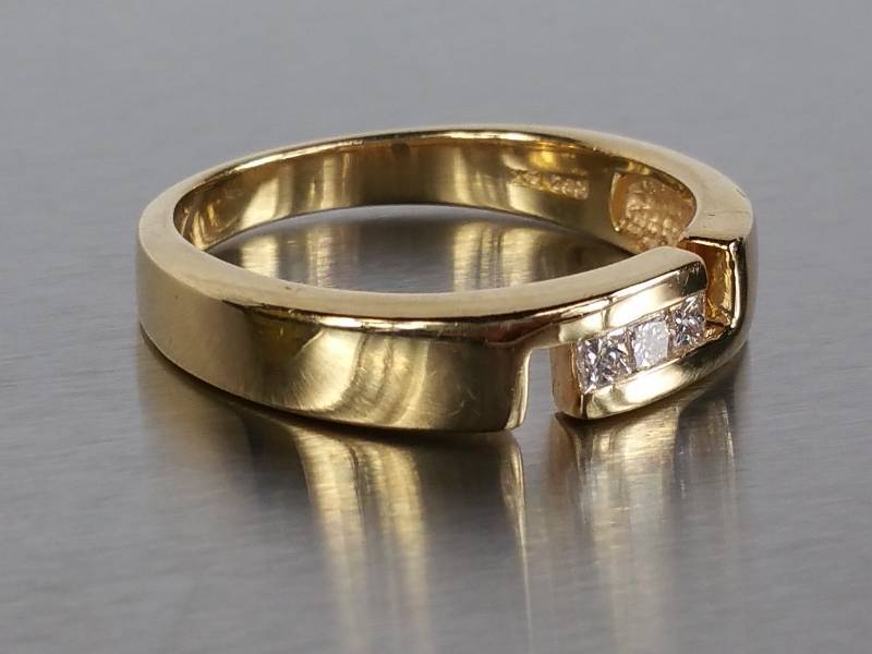Mens 14 Carat Diamond Designer Ring in 14k Yellow Gold