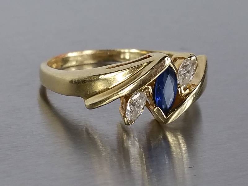 12 Carat Natural Sapphire and 14 Carat Diamond Ring in 14k Gold