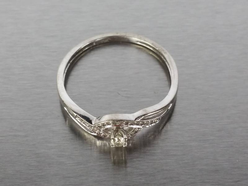 Diamond Ring in 10K White Gold