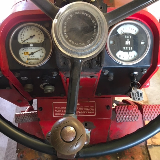 International Harvester 656 Tractor with Hydrostatic transmission