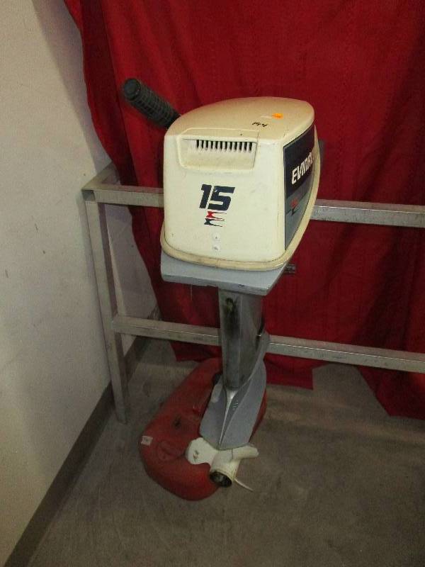 lot 11 image: Boat Motor 1985 Evinrude 15 M This motor runs and has been run through the marine shop, ready for the water