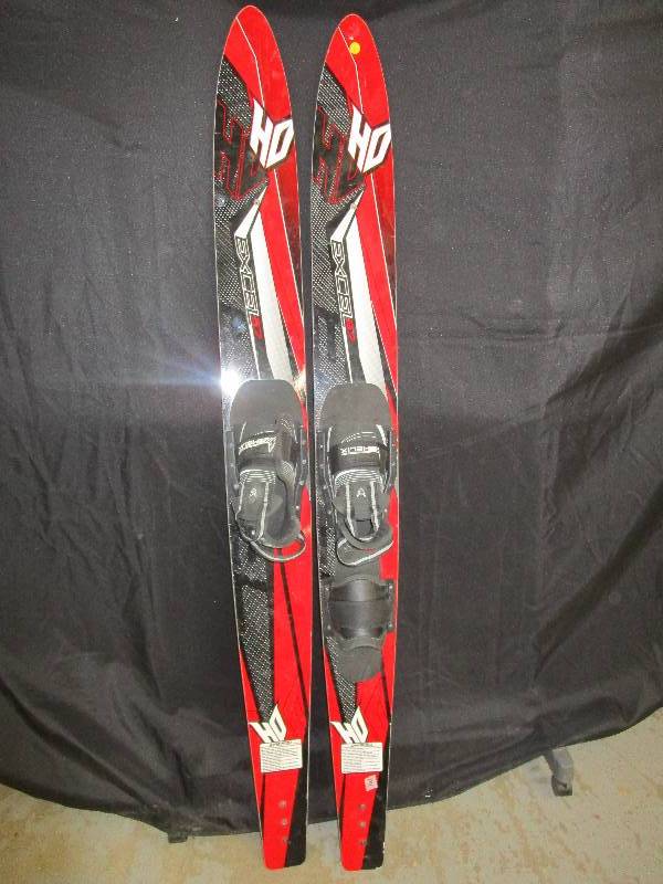 lot 16 image: Ho Helix pr of adult water skis unused redblack