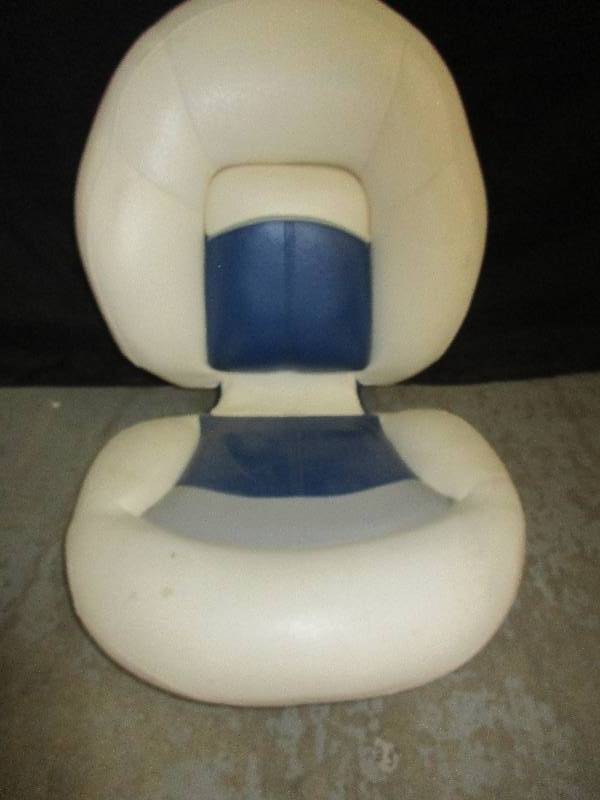 lot 38 image: Boat Seat