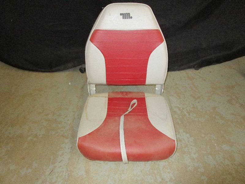 lot 40 image: Boat Seat