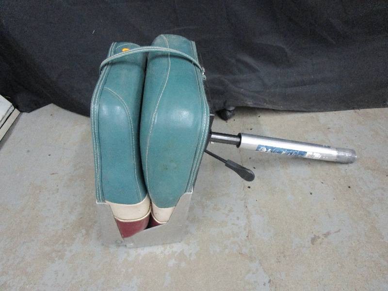 lot 43 image: Fisher Boat Seat