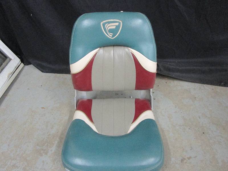 lot 44 image: Fisher Boat Seat