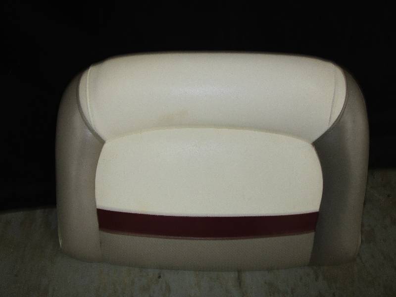 lot 48 image: Pontoon or Boat Seat