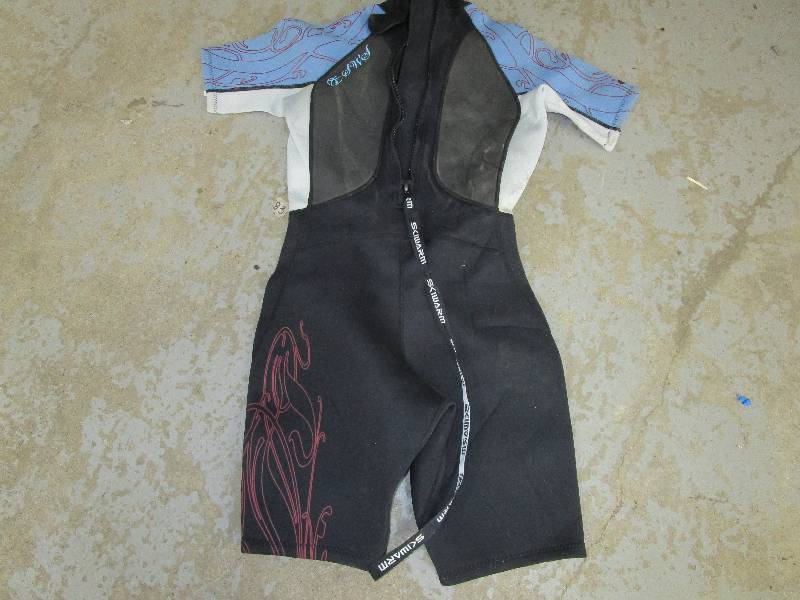 lot 81 image: Wet Suit SWS  10# Not Sure On Size