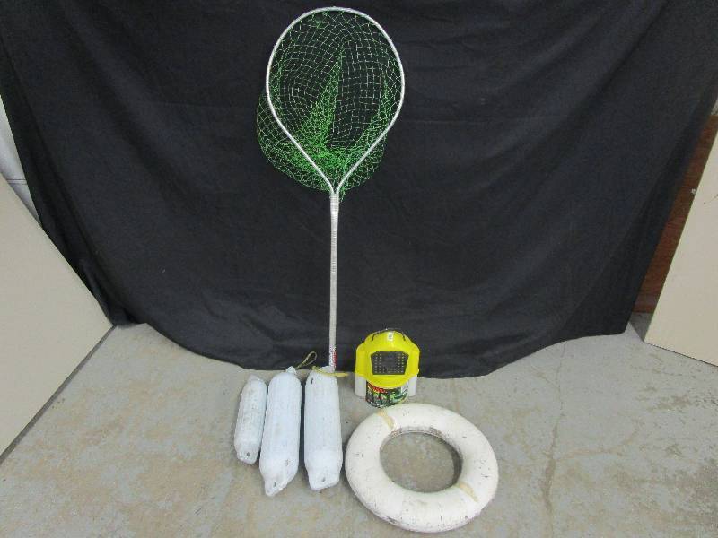 lot 69 image: Dock Bumpers and Floatie Dip net and Minnow Bucket