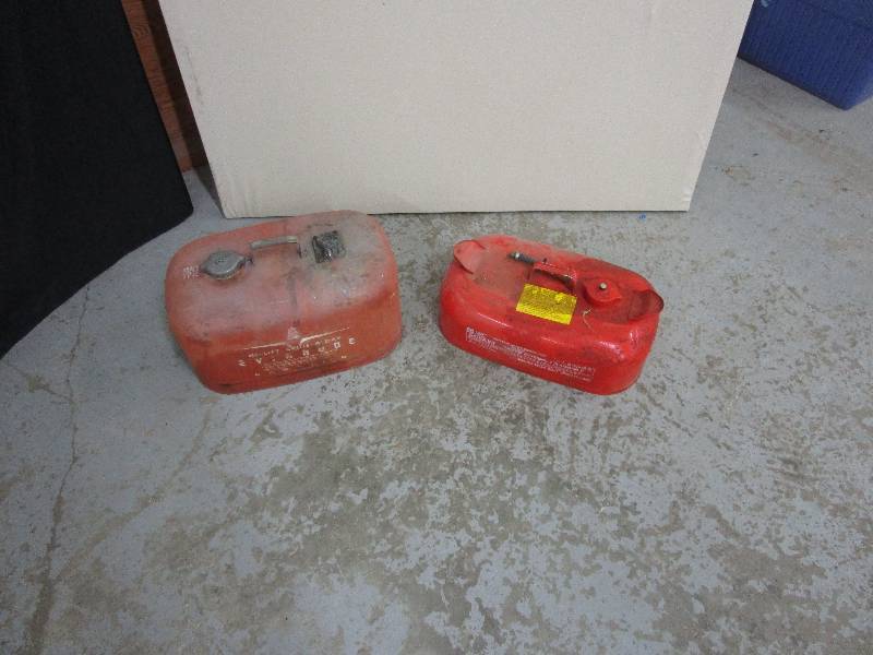 lot 71 image: Boat Gas Tanks