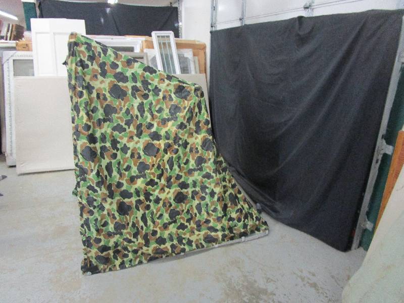 lot 78 image: Cammo Clam Portable Aluminum Light Weight FishHouse, You could Carry on your back
