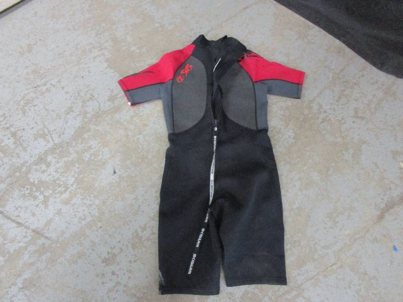lot 82 image: Wet Suit XL