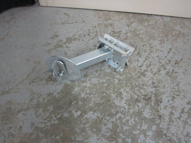 lot 93 image: Spare tire Bracket