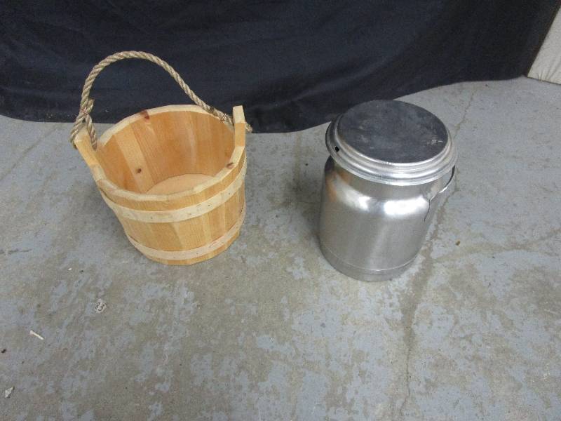 lot 102 image: Bucket and Stainless Steel 8 quart Milk Container