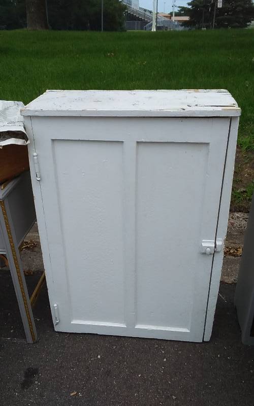 Vintage 1-Door Cupboard 24x10x36