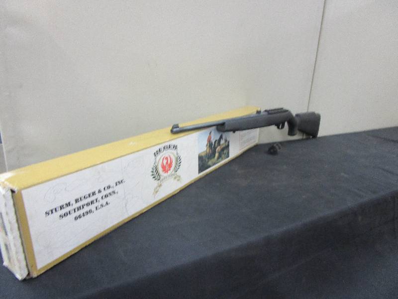 lot 5 image: RUGER MODEL 1022 CARBINE .22 LR CALIBER RIFLE WITH 10 SHOT MAGAZINE