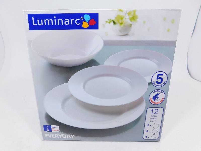 lot 23 image: Luminarc 12 Piece Everyday Dish Set