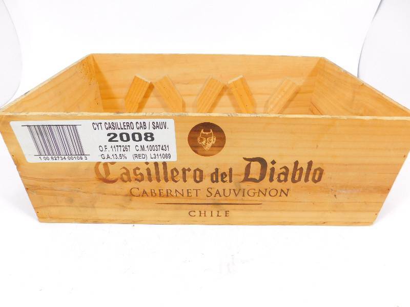 lot 55 image: Casillero del Diablo Crate