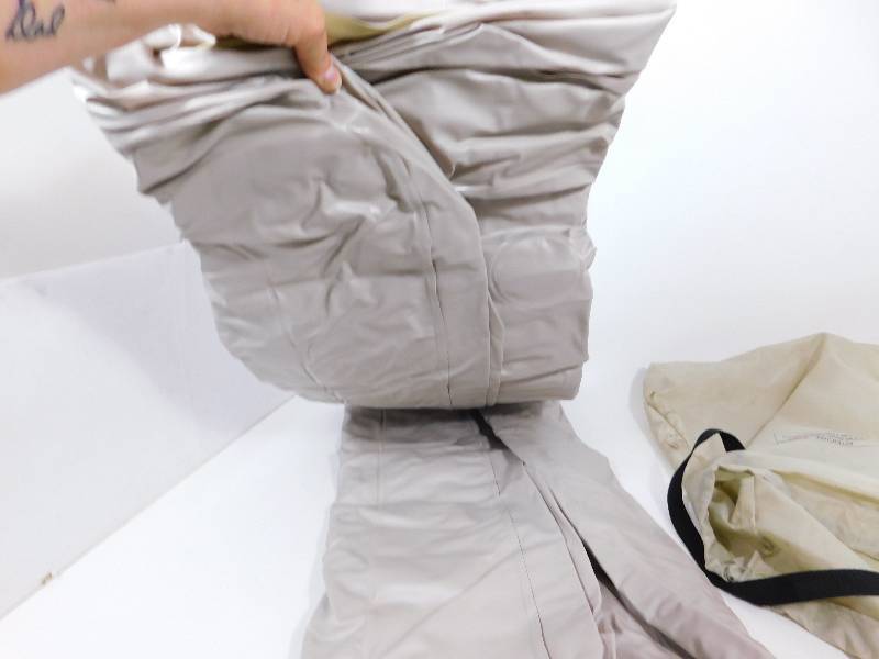 lot 71 image: Serta Raised Air Bed