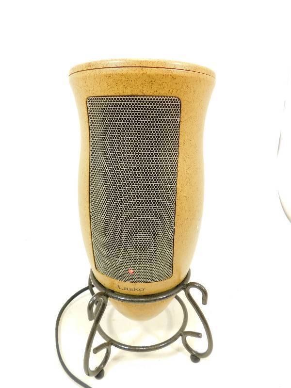 lot 124 image: Designer Lasko Oscillating Heater   Model #6406