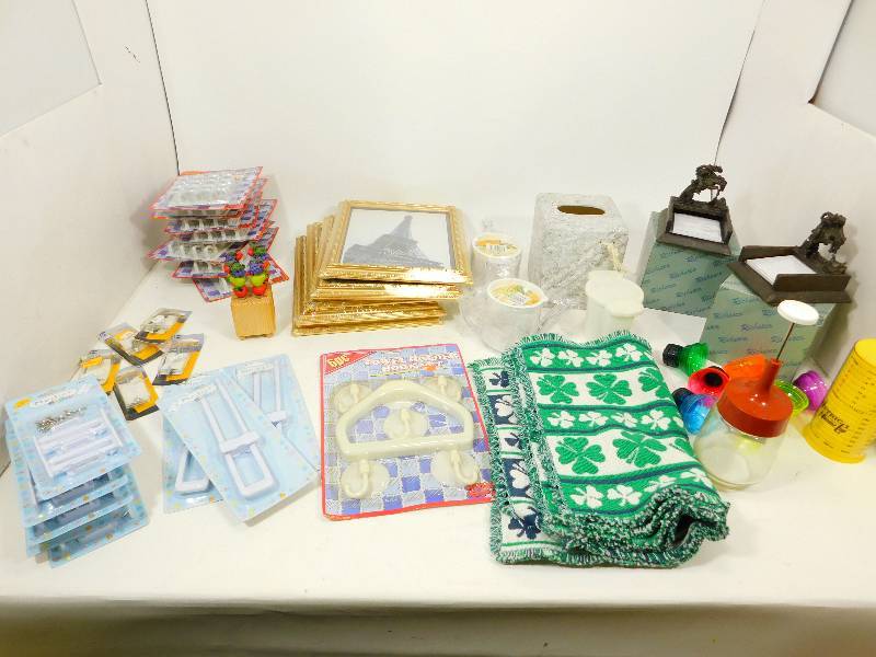 lot 142 image: Miscellaneous Household Items