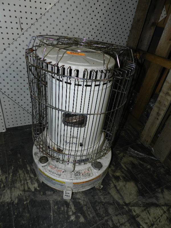 lot 519 image: DYNA-GLO PORTABLE HEATER