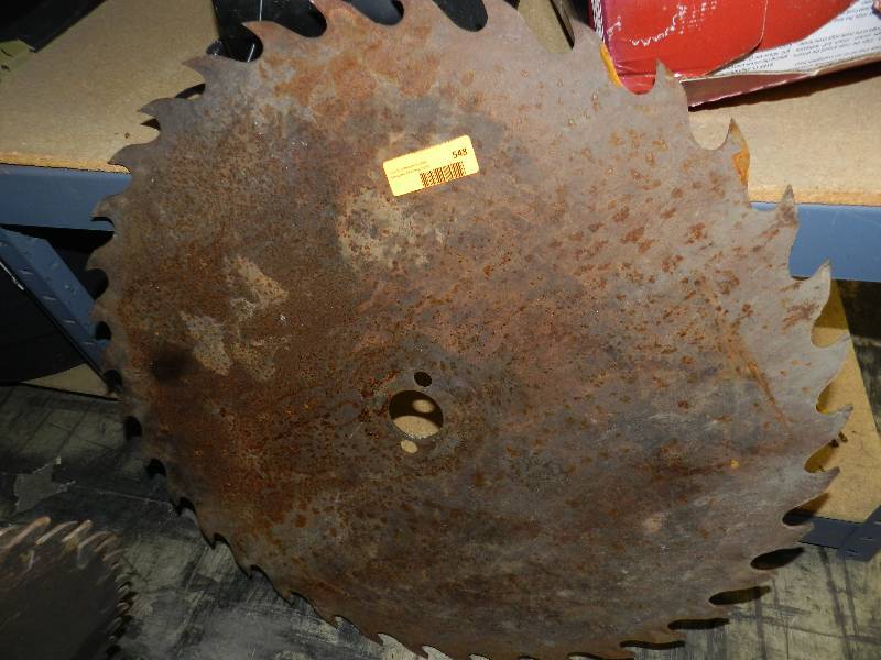lot 548 image: LARGE ROUND SAW BLADE
