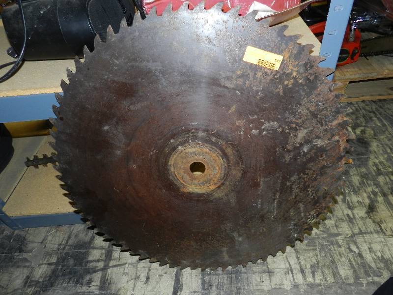 lot 547 image: LARGE ROUND SAW BLADE