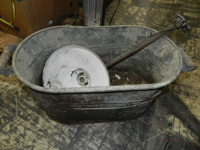 lot 564 image: COPPER BOILER AND OUTDOOR YARD LIGHT FIXTURE