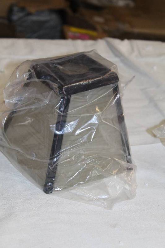 lot 55 image: 4-Sided Wall Lamp Shade