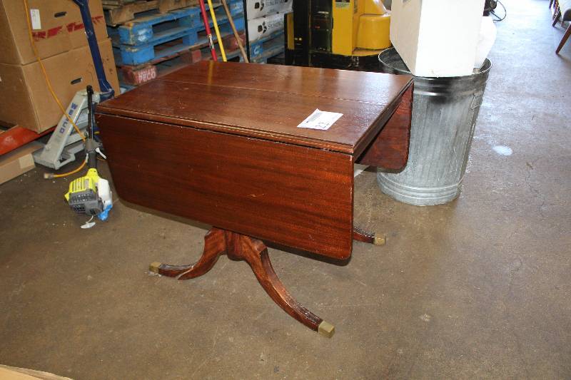 lot 22 image: Homelite 2-Cycle Gas Blower Vac