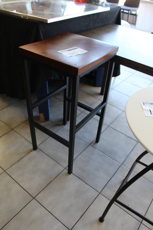 lot 185 image: Bar Stool