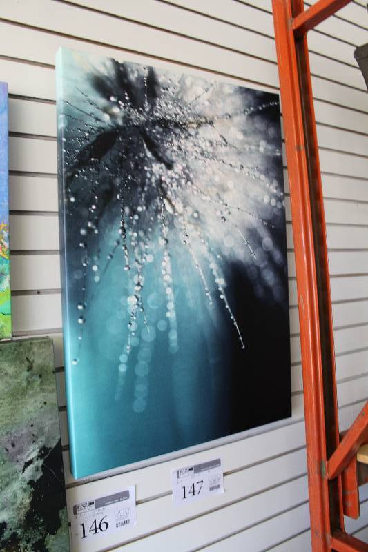 lot 147 image: Water Droplets Decoratve Wall Art
